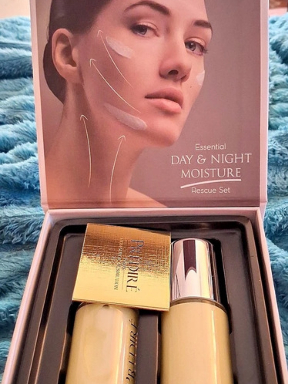 Prédiré Paris Essential Day & Night Moisture Rescue Set Facial Moisturizer Set
